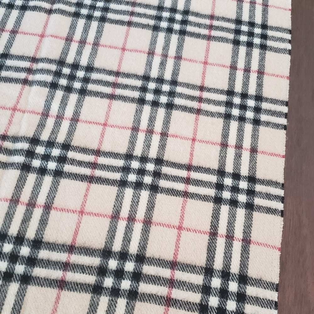 Burberry London Wool Shawl/Scarf - Picture 14 of 16